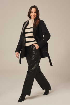 Elegant Lammeskinn Jakke Dame med Belte – Marynarkekutt i Mørkeblått