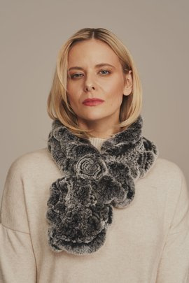 Pels-skjerf dame – ekte chinchilla rex i grått