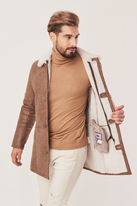 Lammeskinnsjakke herre i beige – klassisk varme og tidløs eleganse